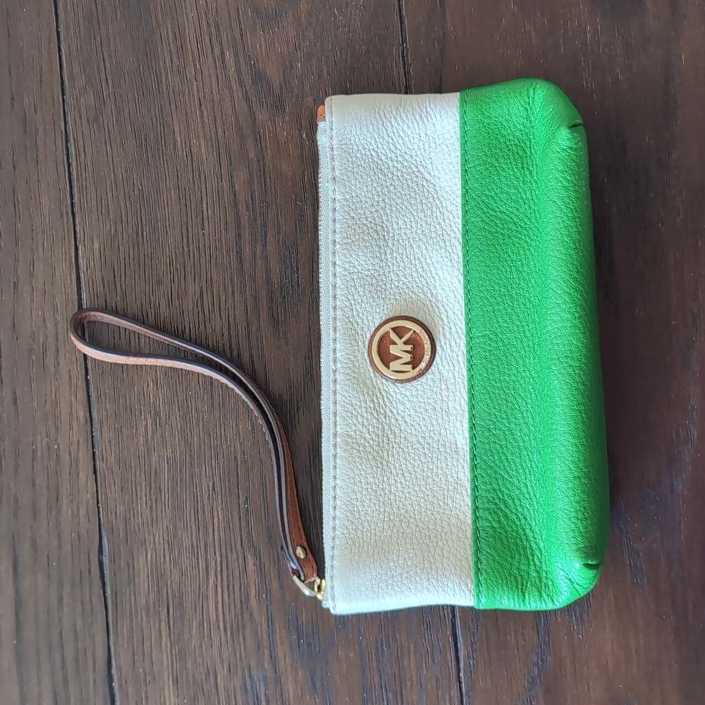 Michael Kors Two-Tone Green and Cream Wristlet